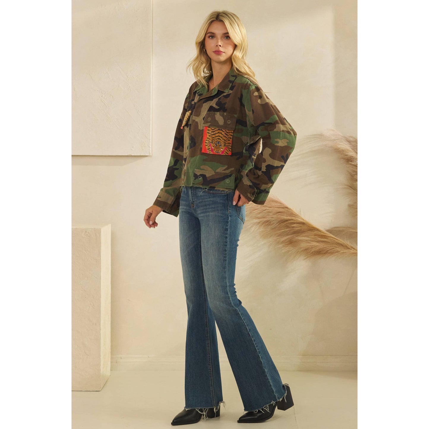 Camo jacket with Tiger Print contrast