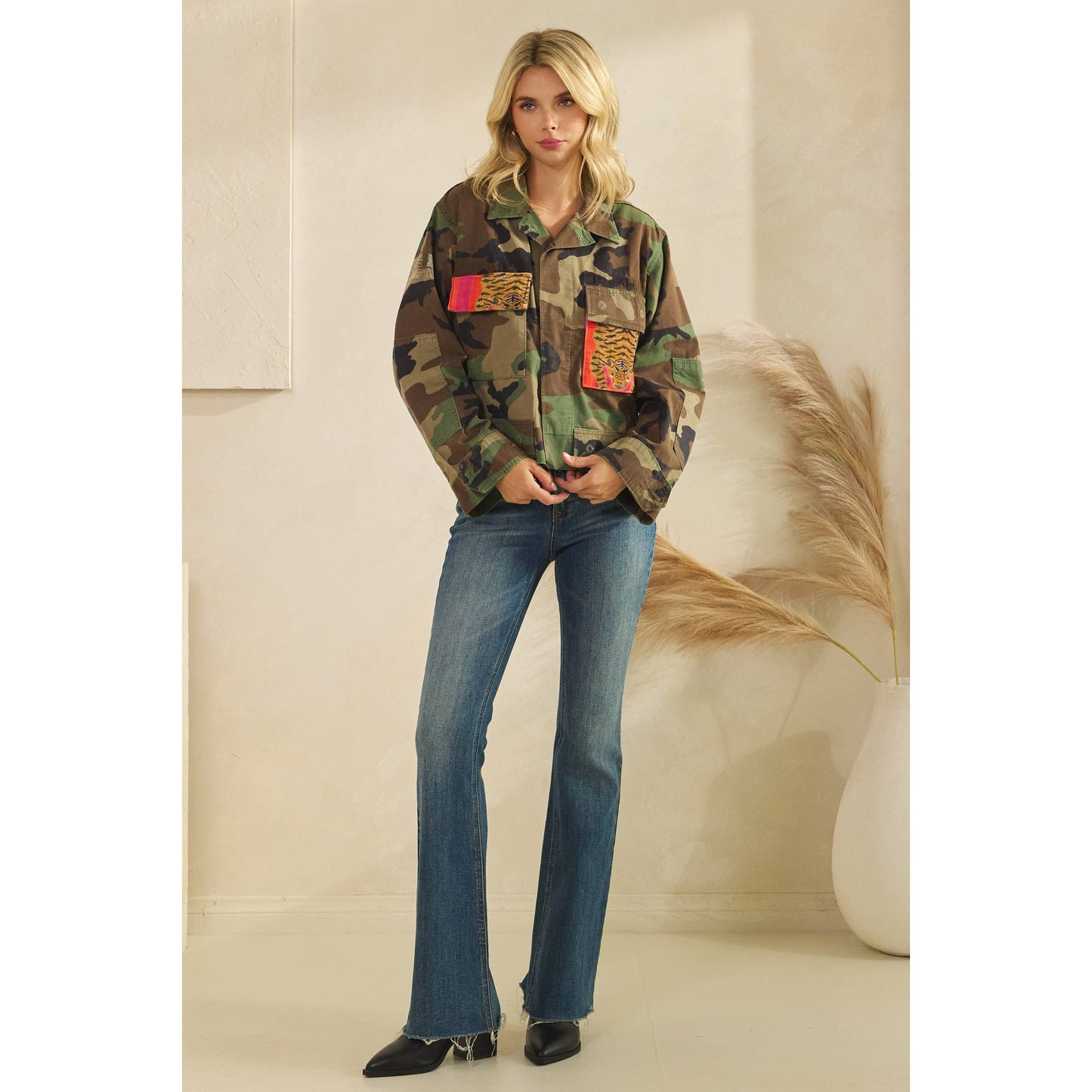 Camo jacket with Tiger Print contrast